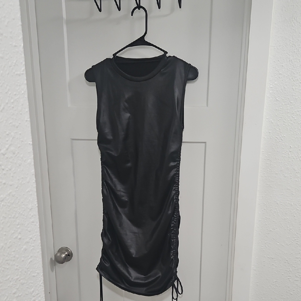 Black Sleeveless Ruched Dress